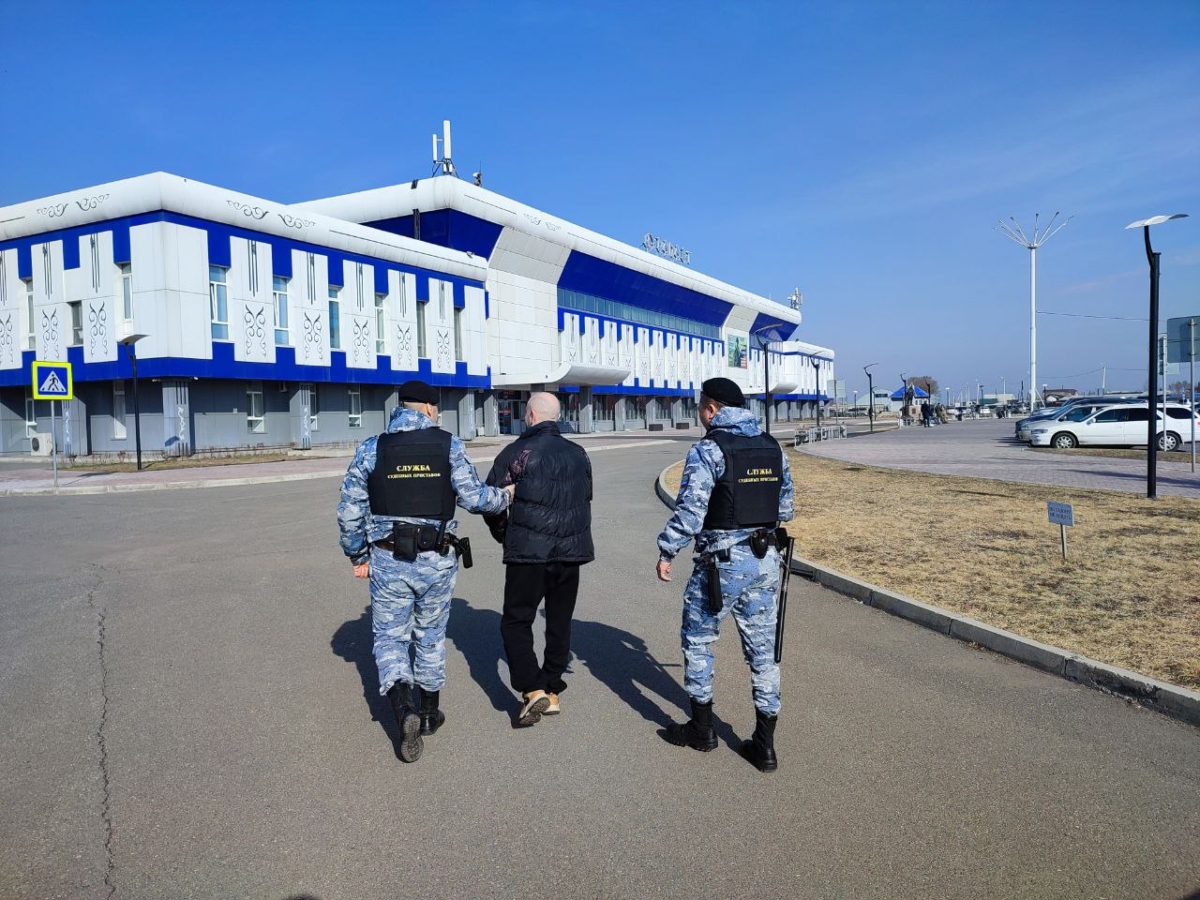 Russia: Immigrants deported for failing medical examination that includes HIV test