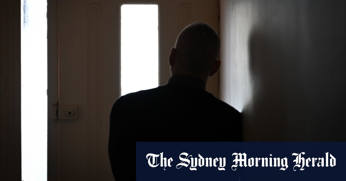 Australia: Migrant teacher with HIV caught in residency limbo despite job offers